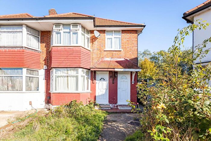 2 Bedroom Flat To Rent In Everton Drive, Stanmore, HA7