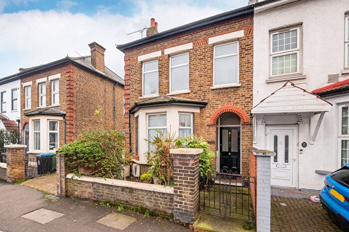 1 Bedroom Flat For Sale In Burlington Road, New Malden, KT3