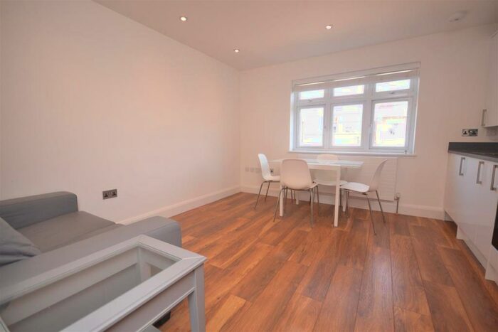 1 Bedroom Flat To Rent In Goldsmid Road, Reading, RG1