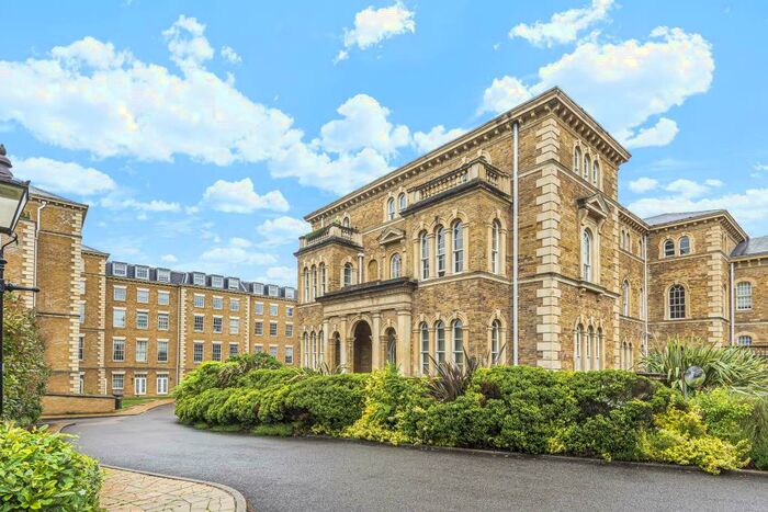 1 Bedroom Apartment To Rent In Royal Drive, London, N11