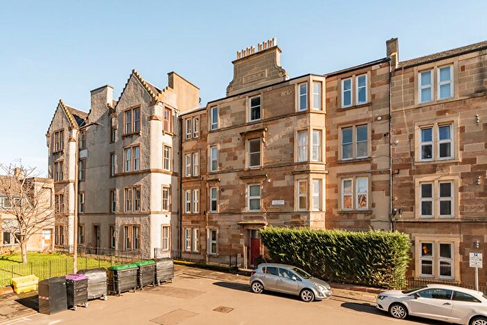1 Bedroom Flat For Sale In / Caledonian Crescent, Edinburgh, EH11