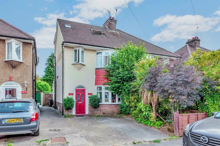 4 Bedroom Semi-Detached House To Rent In Knighton Road, Earlswood, Redhill, RH1