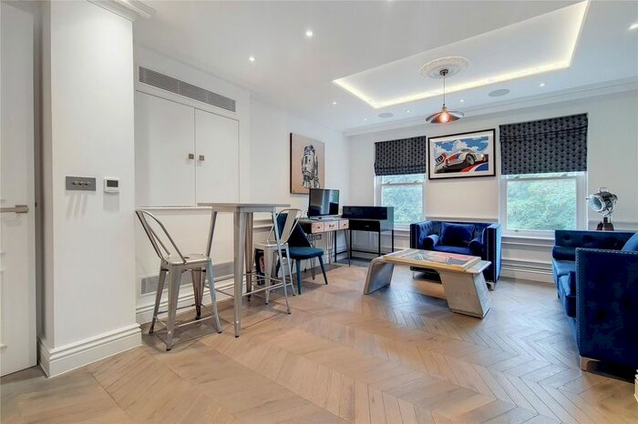 2 Bedroom Flat To Rent In Fitzjohns Avenue, Hampstead, NW3