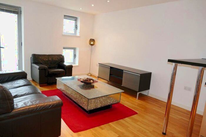 2 Bedroom Flat To Rent In Elba, Gotts Road, Leeds, West Yorkshire, LS12
