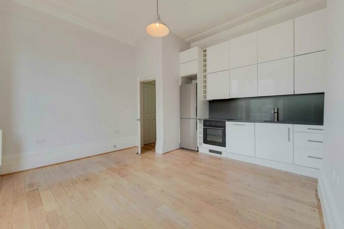 2 Bedroom Flat To Rent In Northwood Road, Highgate, N6
