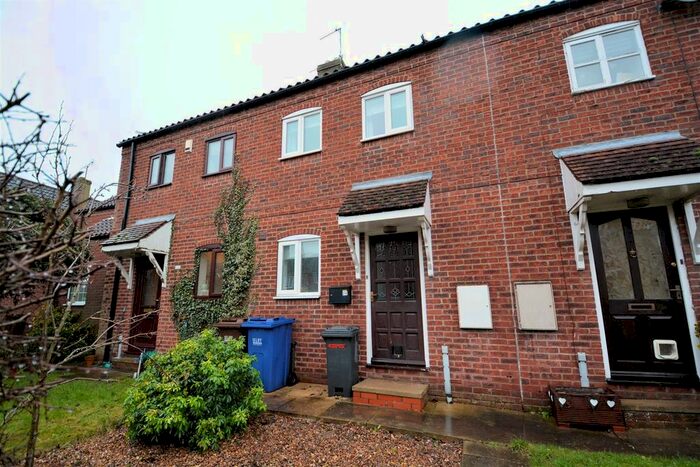 2 Bedroom Town House To Rent In Chestnut Road, Cawood, Selby, YO8
