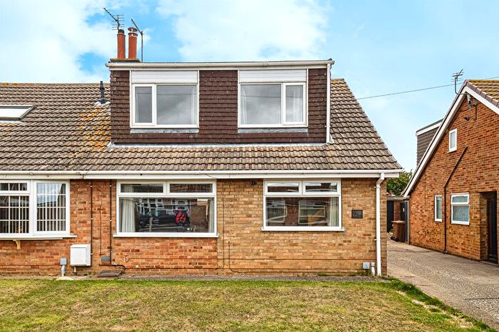 4 Bedroom Semi-detached House For Sale In Cawood Crescent, Skirlaugh, Hull, HU11