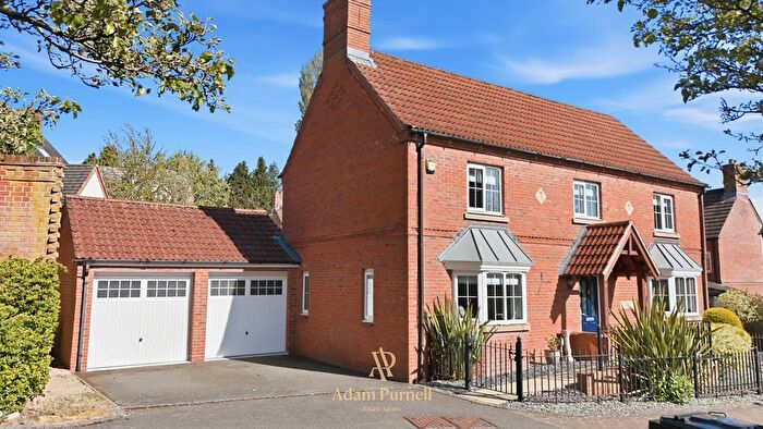 4 Bedroom Detached House For Sale In Bradgate Gardens, Hinckley, LE10