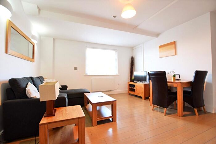 2 Bedroom Flat To Rent In Kings Road, Reading, Berkshire, RG1