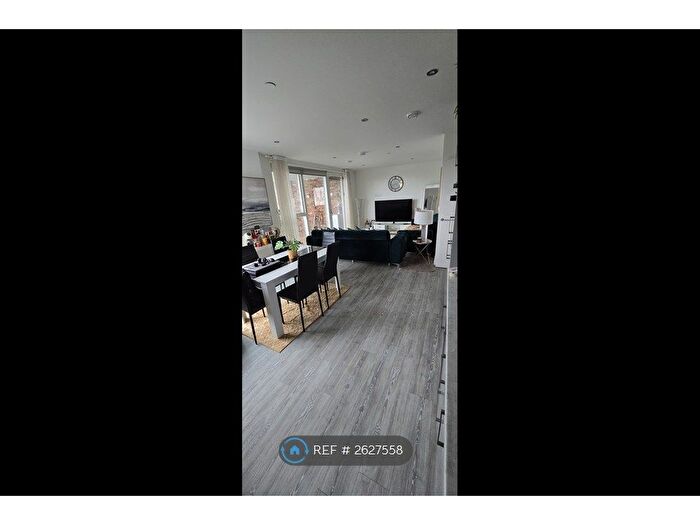 2 Bedroom Flat To Rent In Echo Court, Harrow, HA2
