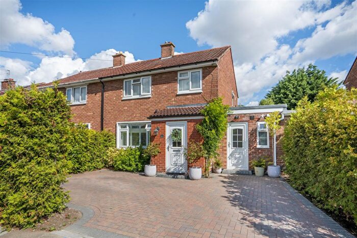 4 Bedroom Semi-Detached House For Sale In West Thorpe, York, YO24