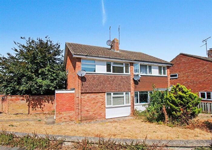3 Bedroom Semi-Detached House For Sale In Fair Lane, Thrapston, Kettering, NN14