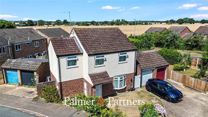 4 Bedroom Detached House For Sale In Pickwick Avenue, Chelmsford, Essex, CM1