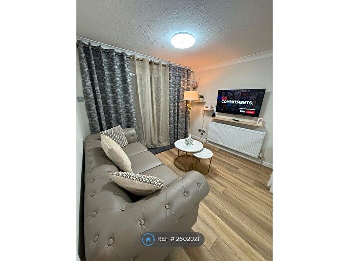 1 Bedroom Flat To Rent In Kestrel House, Farnham, GU9
