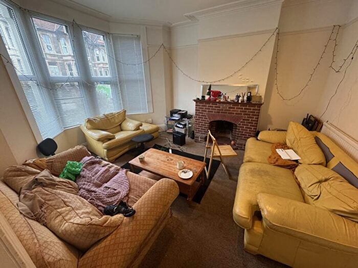 8 Bedroom Flat To Rent In Coldharbour Road, Bristol, BS6