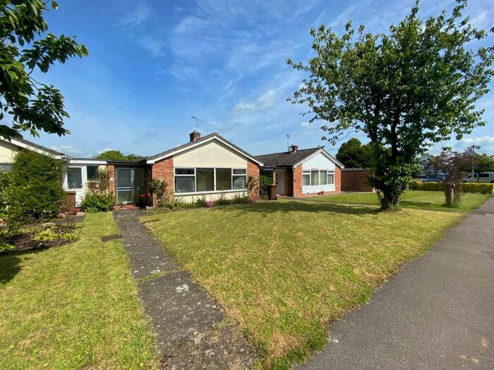 3 Bedroom Detached Bungalow For Sale In Mayfield Way, Mendlesham, Stowmarket, IP14