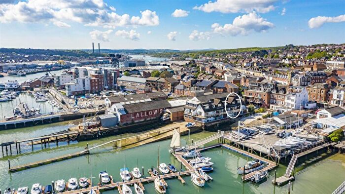 3 Bedroom Town House For Sale In Waterfront Property With Use Of Pontoon - Tides Reach, Cowes, PO31