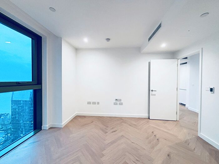 1 Bedroom Flat To Rent In Marsh Wall, South Quay, E14