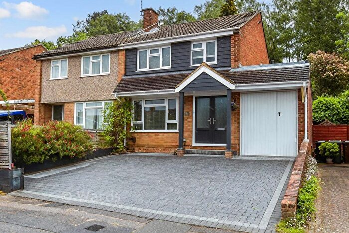 3 Bedroom Semi-Detached House For Sale In Primrose Drive, Ditton, Aylesford, Kent, ME20