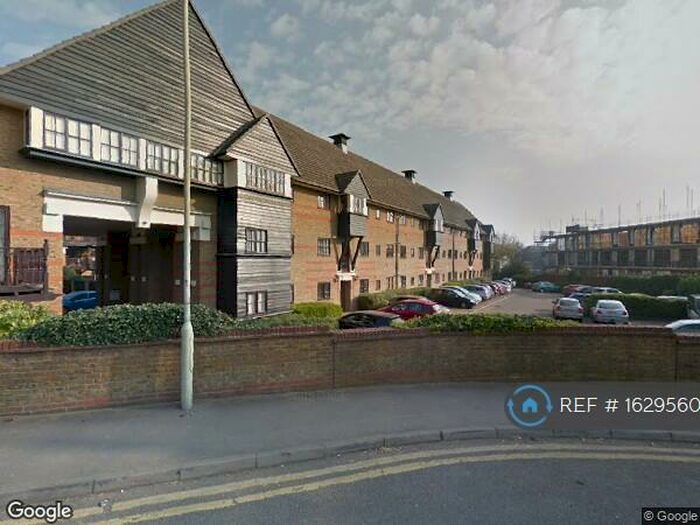 1 Bedroom Flat To Rent In Viaduct Road, Ware, SG12