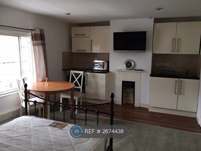 1 Bedroom Flat To Rent In Watling Street East, Towcester, NN12