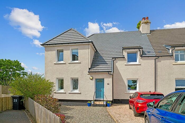 3 Bedroom Flat For Sale In Birch Crescent, Busby, G76