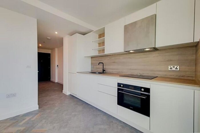 Apartment To Rent In Skyline Apartments, Makers Yard, London, E3