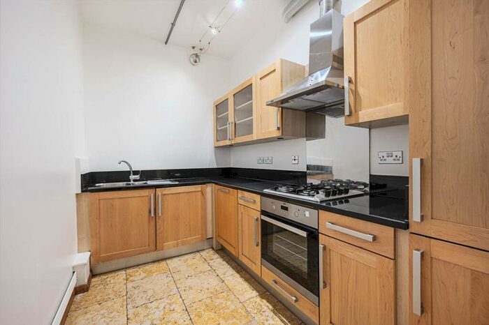 2 Bedroom Flat To Rent In Arbutus Street, Dalston, London, E8