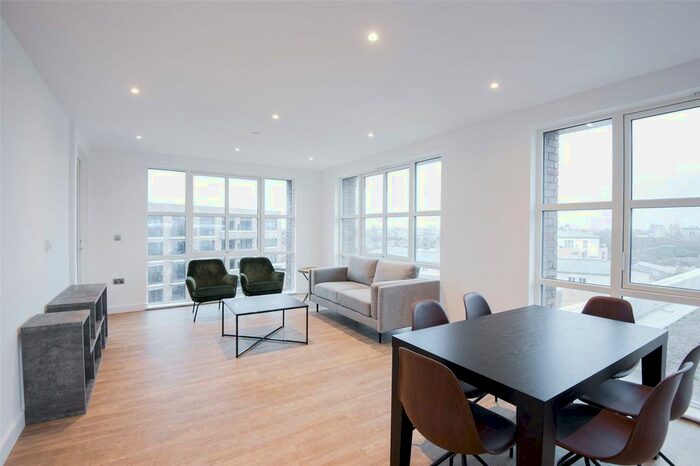 3 Bedroom Flat To Rent In Maritime Street, London, SE16