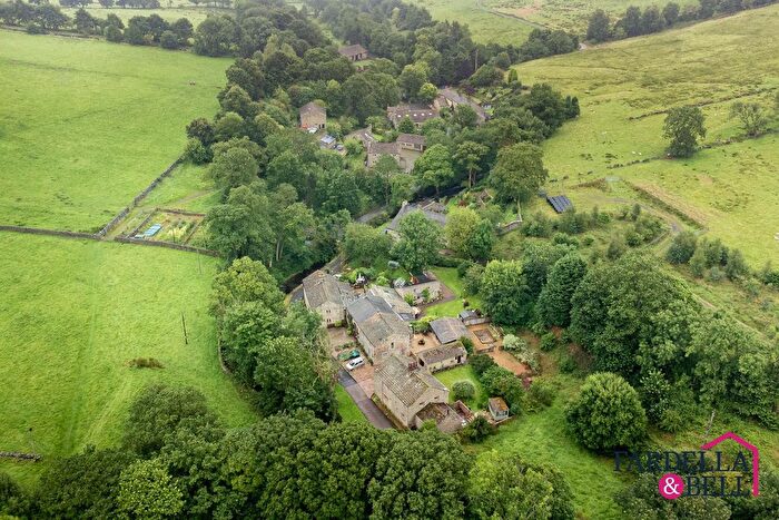 4 Bedroom Barn Conversion For Sale In Wycoller Road, Wycoller, BB8