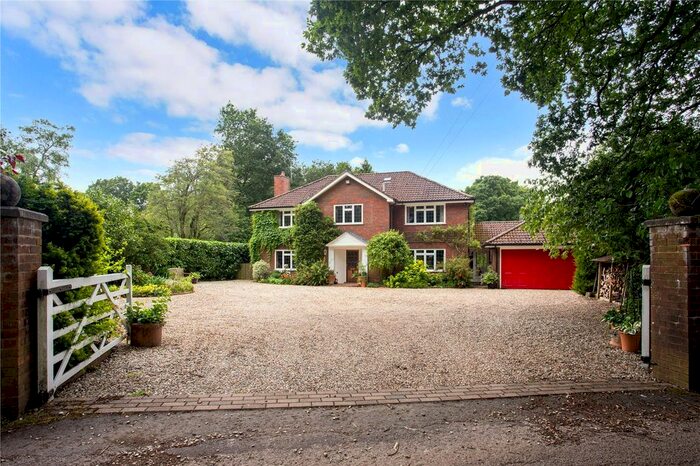 5 Bedroom Detached House For Sale In Redwood Lane, Medstead, Alton, Hampshire, GU34