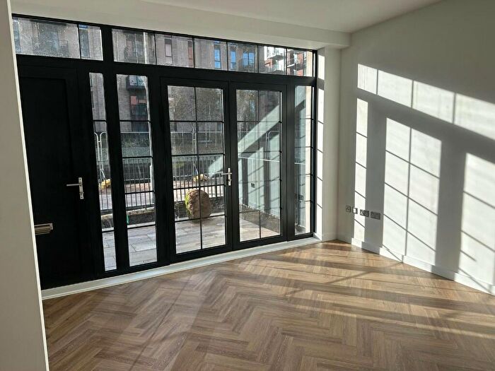 4 Bedroom Town House To Rent In Shale Lane, Manchester, Greater Manchester, M5