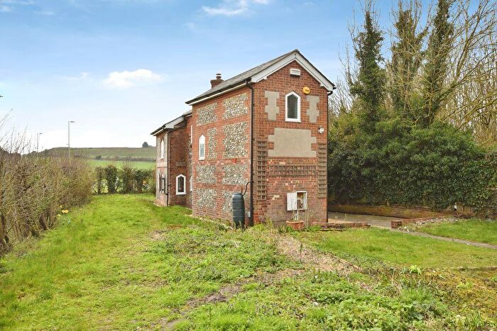 2 Bedroom Detached House To Rent In Amesbury Road, Salisbury ***Available Now***, SP4