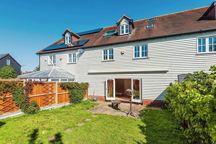 4 Bedroom Terraced House For Sale In Gardners Close, Ash, Canterbury, CT3