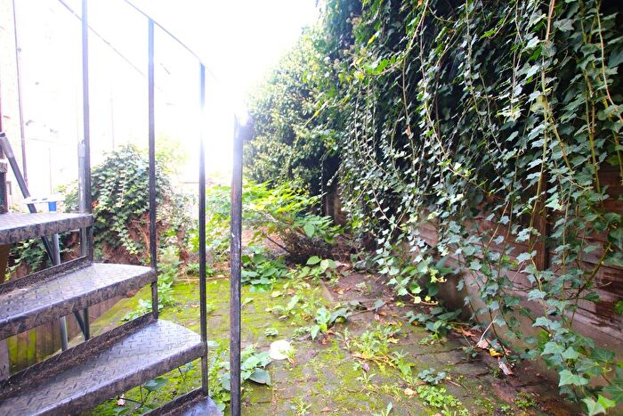 1 Bedroom Flat To Rent In Madron Street, London, SE17