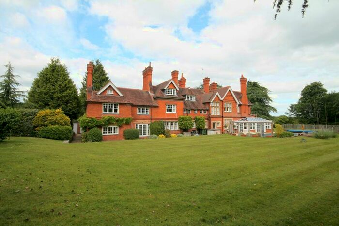 2 Bedroom Apartment To Rent In Kingsley House, Crowsley Road, Lower Shiplake, RG9