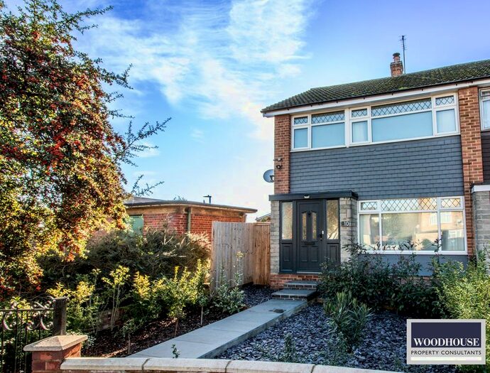 3 Bedroom End Of Terrace House To Rent In Russells Ride, Cheshunt, Waltham Cross, EN8