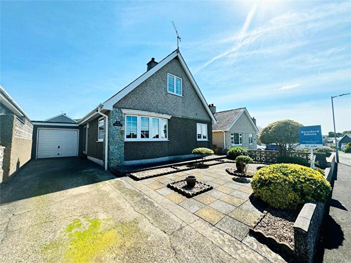 3 Bedroom Bungalow For Sale In Bro Gwylwyr, Nefyn, Pwllheli, Bro Gwylwyr, LL53