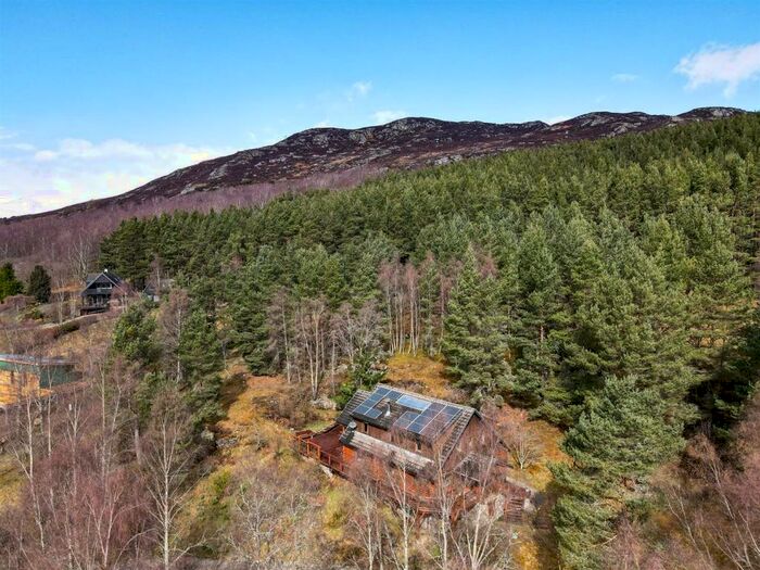 4 Bedroom Detached House For Sale In West Terrace, Kingussie, PH21