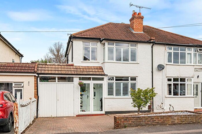 3 Bedroom Semi Detached House For Sale In Oakhill Road, Ashtead, KT21