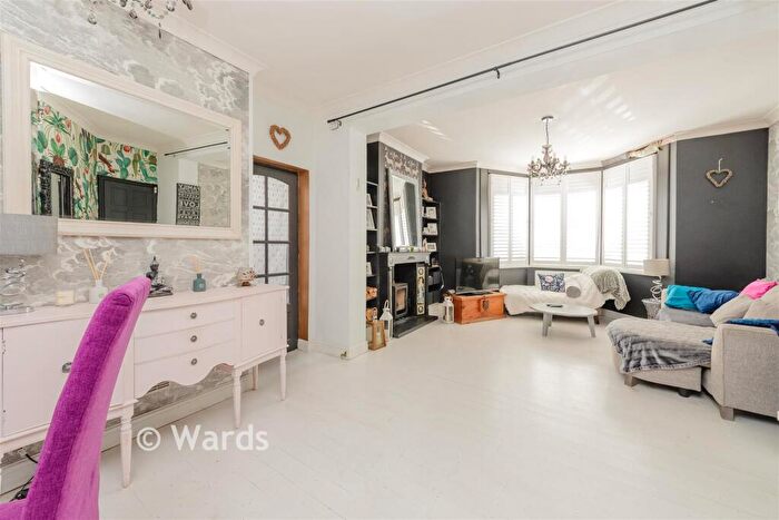 3 Bedroom Semi Detached House For Sale In Sussex Road, Dartford, Kent, DA1