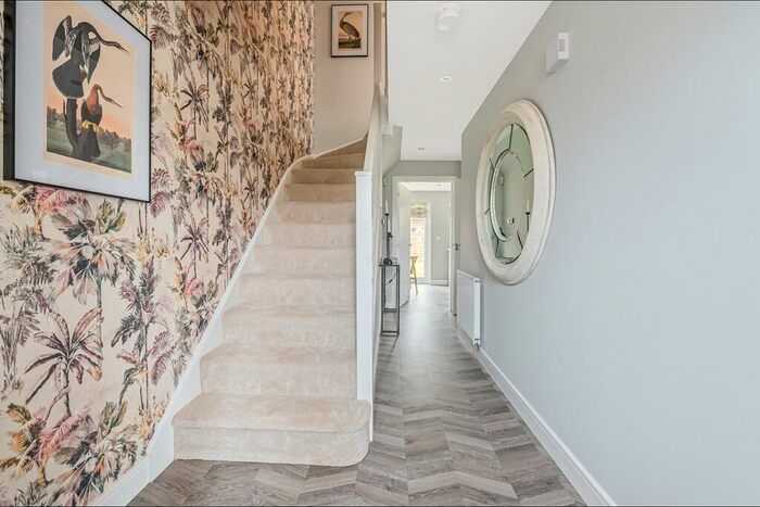 3 Bedroom Semi-Detached House For Sale In Woodfarm Cl, Dalry Rd, Kilwinning K, A13