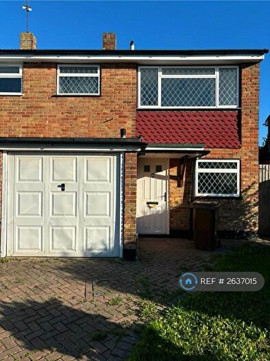 3 Bedroom Semi-Detached House To Rent In Harptree Drive, Chatham, ME5