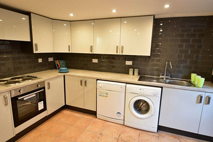 5 Bedroom Terraced House To Rent In Meadow View, Leeds, West Yorkshire, LS6