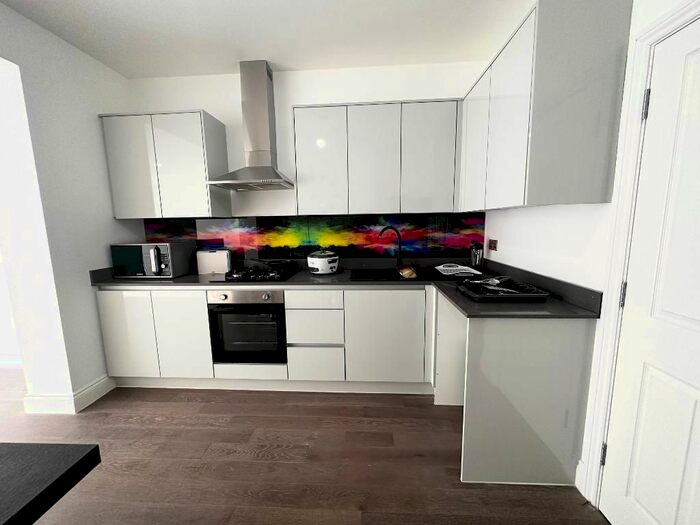 2 Bedroom Flat To Rent In Tower Road, Orpington, Kent, BR6