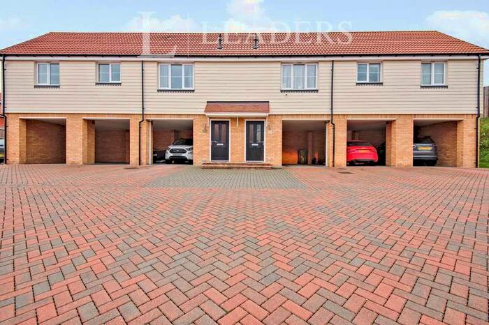 2 Bedroom Maisonette Flat To Rent In School Avenue, Basildon, SS15