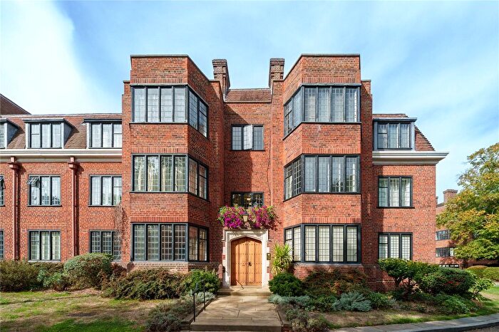 2 Bedroom Flat For Sale In Manor Fields, London, SW15