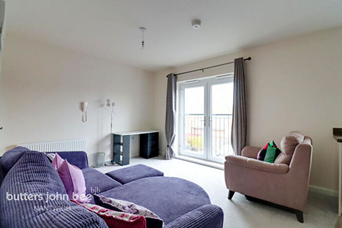 2 Bedroom Apartment For Sale In Reaseheath Way, Nantwich, CW5 - Photo 2