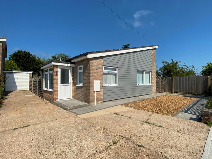3 Bedroom Bungalow To Rent In Mitford Close, Ipswich, IP1