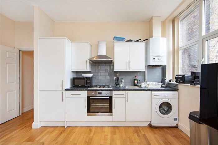 1 Bedroom Flat To Rent In Woodstock Grove, London, W12